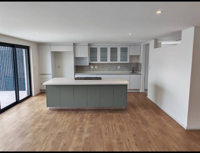 4 BEDROOM HOUSE FOR SALE IN DANA BAY